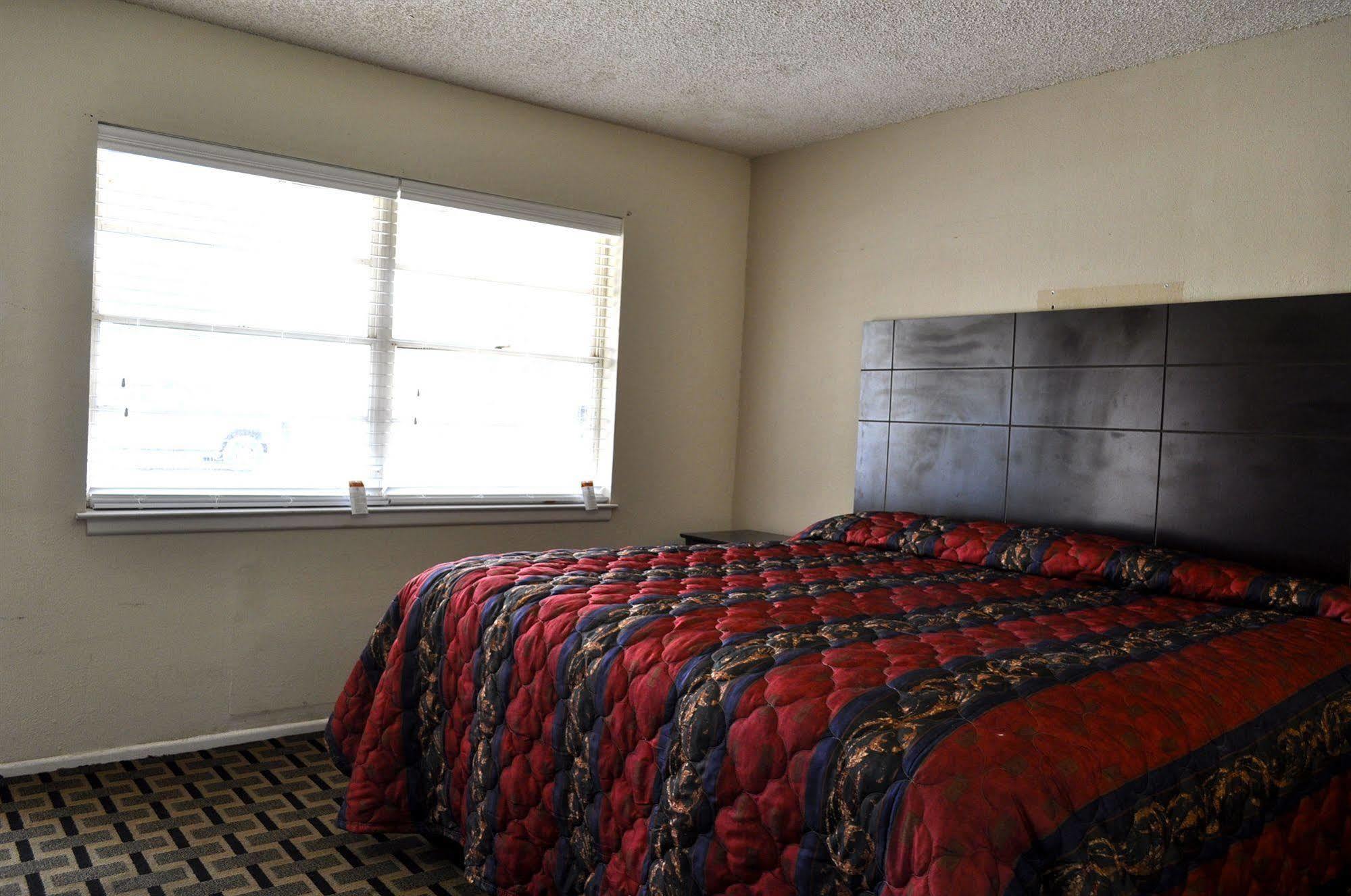 Andrews Motor Inn Bagian luar foto